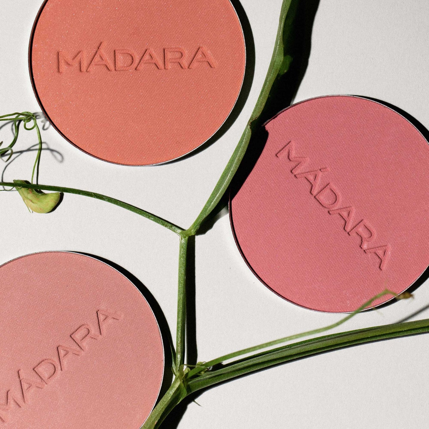 MÁDARA Magnetic Blush Mineral Cheek Blusher, 2 Cold Cheeks, 6g - bioskina