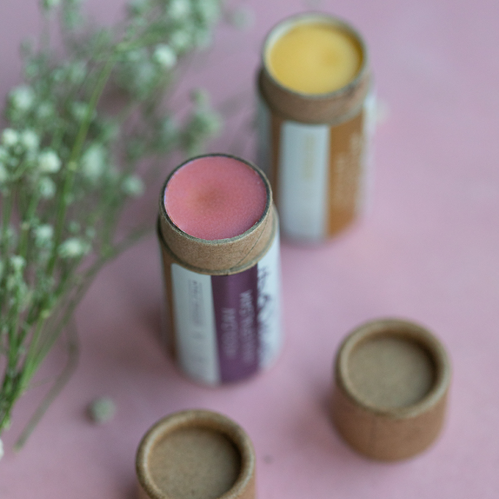 HOIA Restoring Shimmering Lip Balm with Marigold 5,5ml