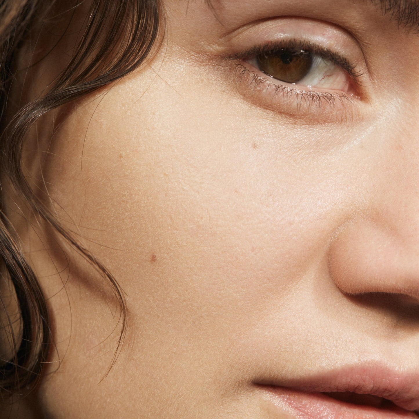 MÁDARA Air Equal Soft Silk Mineral Powder, 2 Fair, 9g - bioskina