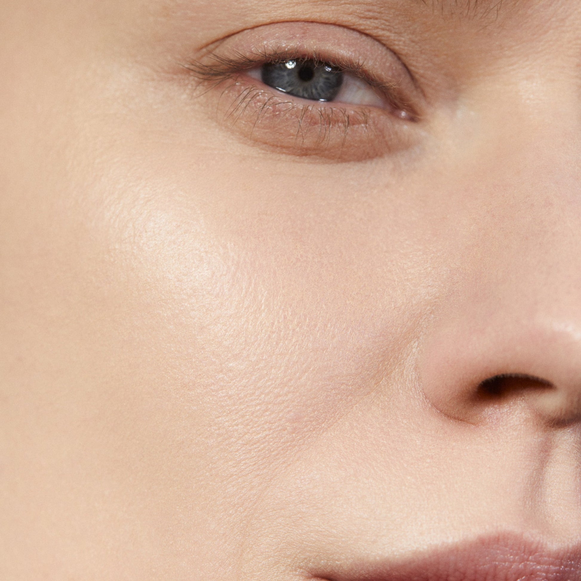 MÁDARA Air Equal Soft Silk Mineral Powder, 2 Fair, 9g - bioskina