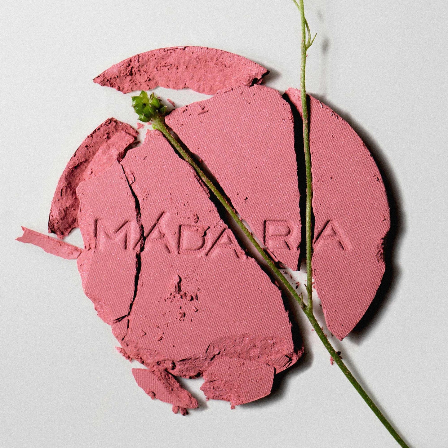 MÁDARA Magnetic Blush Mineral Cheek Blusher, 2 Cold Cheeks, 6g - bioskina
