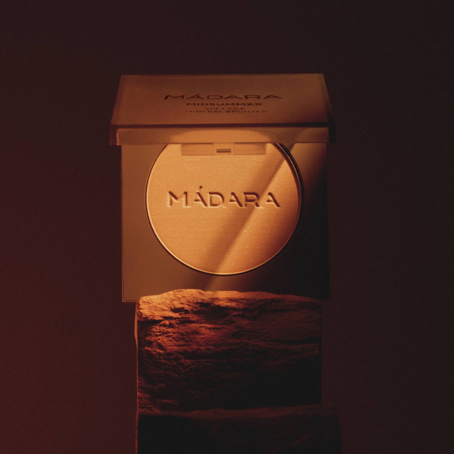 MÁDARA Midsummer Soft Silk Mineral Bronzer 1 Heat 9g - bioskina